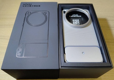 【画像】やったー！6万円のスマホのアクセサリケースが届いたぞｗｗｗ