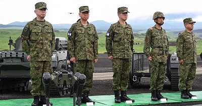 【悲報】自衛隊さん、なり手不足で外国人を採用へwww