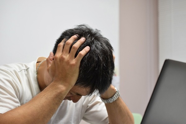中学生時代DQNに体育地下室でレイプされてた女子、DQNと結婚した結果！⇒！！
