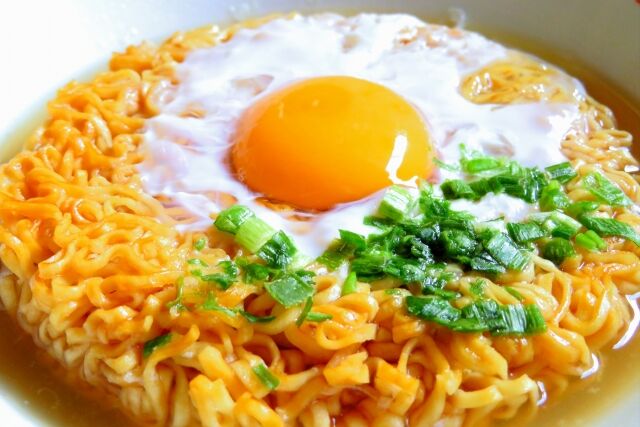 【悲報】「生チキンラーメン」の店、わずか半月で閉店