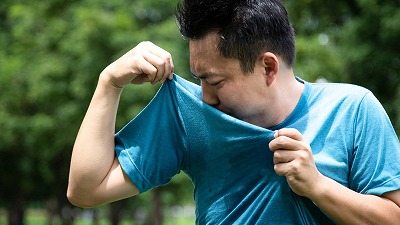 【緊急】「なんか服が臭い人」、急増中