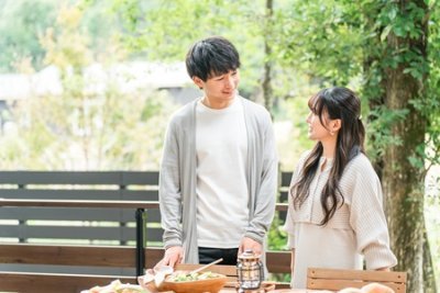【悲報】『交際経験なし』の20代男性、遂に52.6％www