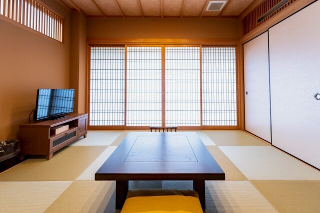 オタクが旅館にチェックインして真っ先にすることwww