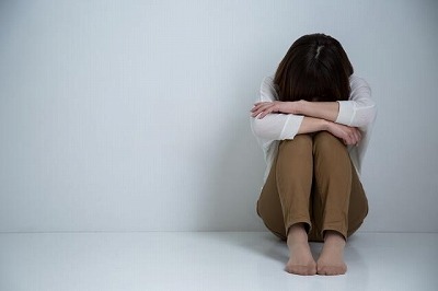 【悲報】日本さん、女の方が人生ハードモードになってしまうwww