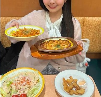 【訃報】サイゼで喜ぶ妻、亡くなっていた・・・