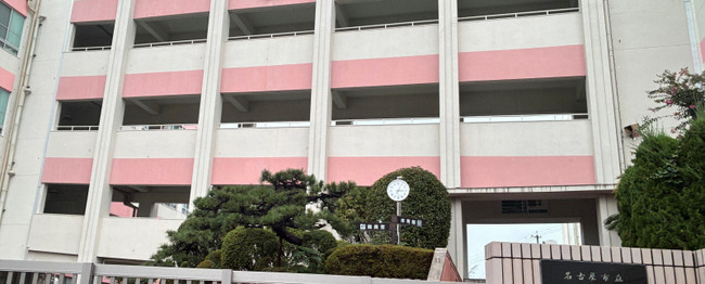 【悲報】小学校でクラス写真廃止、校長「プライバシー保護と欠席者への配慮の為」