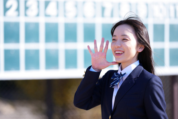 【画像】野球観戦中のJK集団さん、テレビカメラに撮影されてしまうwww