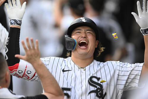 村上宗隆、打率.211 45本 90打点ペース