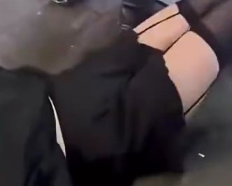 【動画】トー横女子さん、でんぐり返しでスカートの中丸見えwww