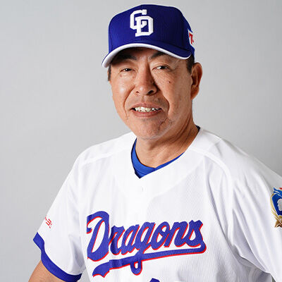 中日・井上一樹監督をめぐる「留任させたい勢力VS嶋基宏コーチ昇格派」そして「第３の男」が豪語する「俺ならチームを強くできる」