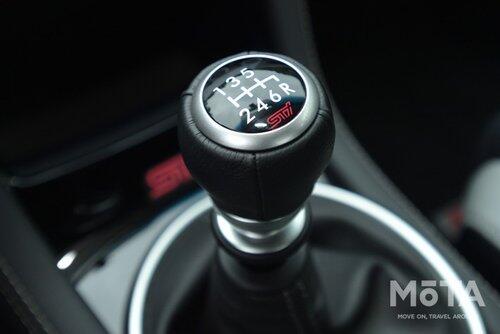 【悲報】マニュアル車ってなんで乗りたいって思うの？