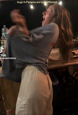 【悲報】女さん、服の中に虫が入ったくらいでパニックになり下着姿になってしまうwww