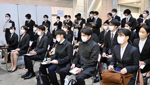 【悲報】女子大生さん「就職なんてしたくないのに生きるために働く社会はおかしい」・・・・・・・・・