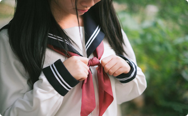 中1の娘が別の小学校出身の子に話しかけて仲良くなった。しかしその子はイジメられっ子だったみたいで・・・