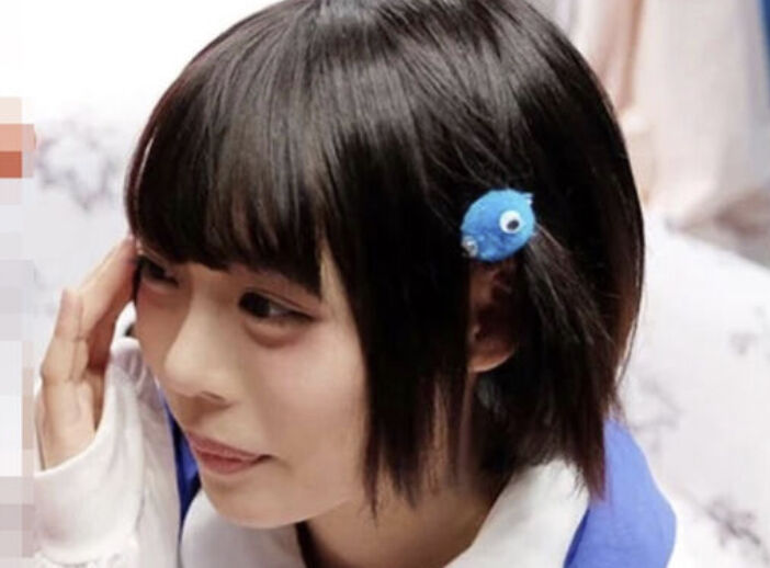 【驚愕】あのちゃんに似てると話題になったAV女優(21)さん、大量のおっさんの小便を飲まされ泣かされる