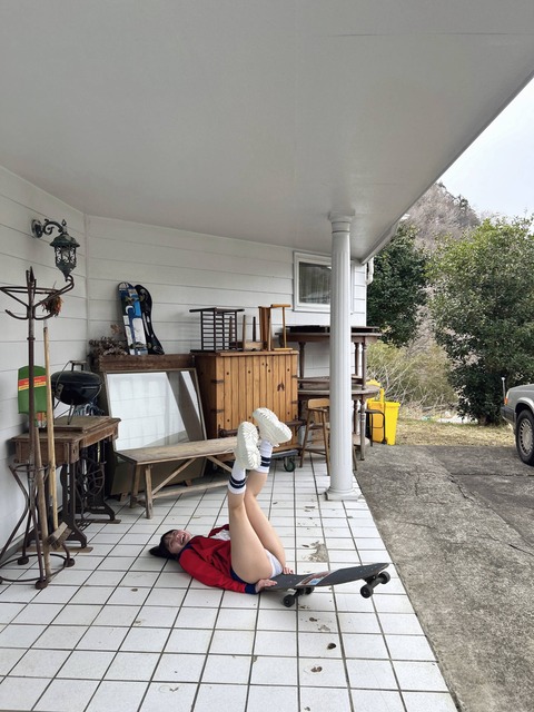 【画像】人気アイドルがケツ丸出しにwww