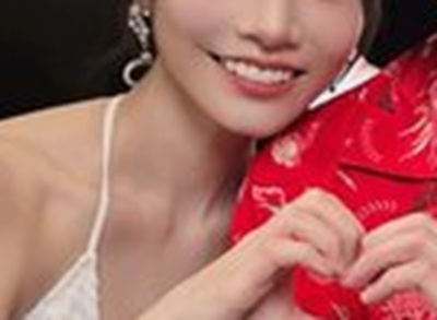 【画像】超人気A.V女優・河北彩花さん、イベントでファンに胸を押し付けてしまう！