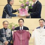 岸田文雄氏、デニー氏から貰ったかりゆしを着て古謝げんた氏の決起集会に参加、演説