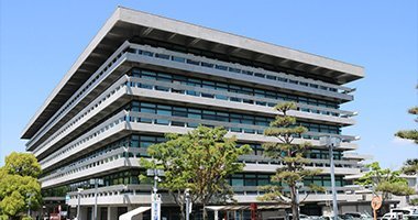 【悲報】20代女性巡査、警察施設で何度も性行為ｗｗｗ「欲求に負けてしまった」