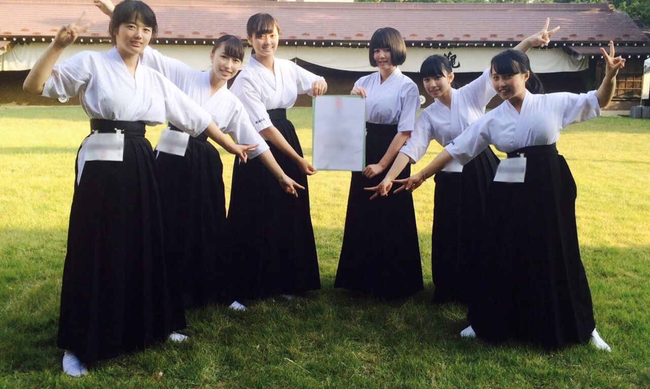 【画像】弓道部JKさん、お胸の形がよく見えるｗ