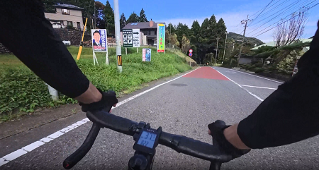 【悲報】ロードバイクさん「危険な追い抜きで殺されかけました」→チャリアンチに袋叩きにされてしまう