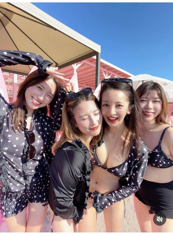 35歳・板野友美　大胆なビキニ姿を披露し騒然  （画像あり）