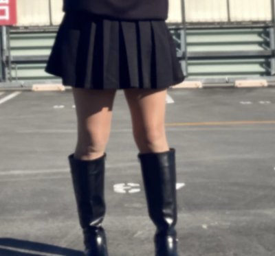 【画像】JK「…えっ？ノーパンにブーツ履いて撮影！？…」ﾊﾟｼｬｯ
