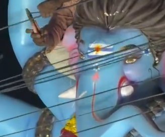【動画】インドのお祭り、邪魔な電線をバチバチに除去していくwww