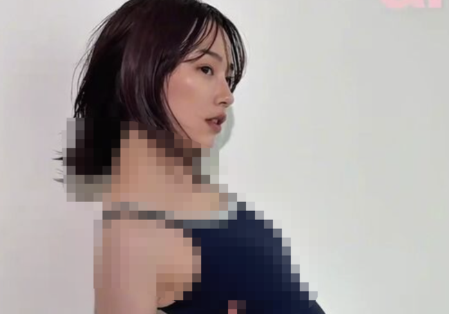 【朗報】のんさん(33)、おっぱいがしっかり見える服装でパシャリ