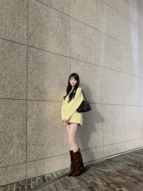 中山夏月姫さん、得意げにスジを見せるwww