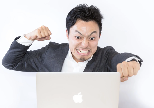 【朗報】男さん、愛する妻にフルスイングで鉄拳を振りかざしてしまう・・・