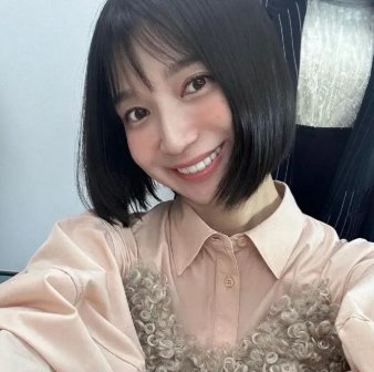 【画像】芹那(40)「じゃあ、私の事抱ける！？」