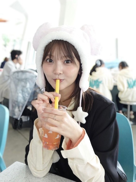 日向坂46の美脚メンバー、性的すぎる生足・・・