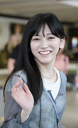 乃木坂46・池田瑛紗、元1期生・高山一実との2ショット公開　セーラー服姿にも「エモい」と反響