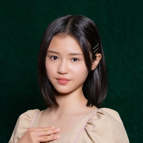 【朗報】鈴木もあ、人生初ソログラビアでセーラー服姿を披露！