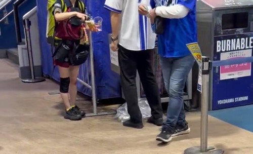 【動画】ビール売り子さん、ヤバすぎる現場を撮られ大炎上www