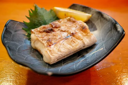 兄の彼女が、洋食用の皿に焼き魚を乗せて出してきた。私(うわ残念wこりゃ兄に結婚して貰えないなw)→結果…