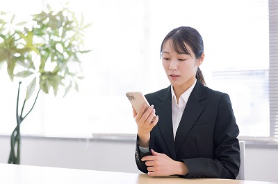 【悲報】｢下着、何色が好き？｣「次は出すとこ見てみたい」男子高校生と何度もセックスした女性教師(30)、懲戒免職
