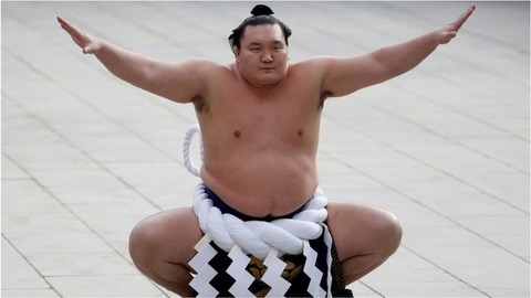 【画像】横綱白鵬の納車式www