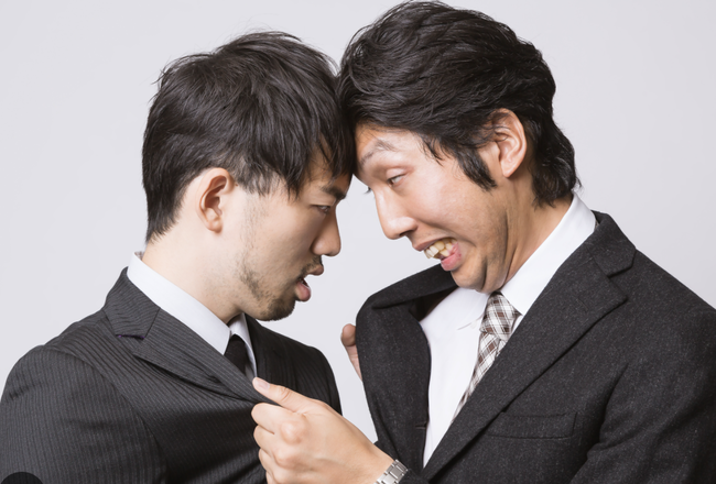 【悲報】キックボクサーさん、一般人をボコボコにする動画が出回ってしまう…
