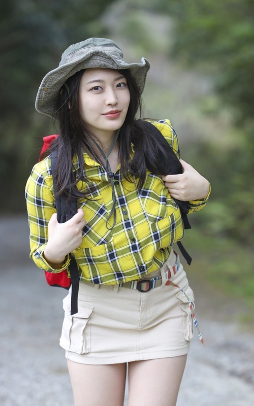 【画像】山ガールさん脱がされるwww