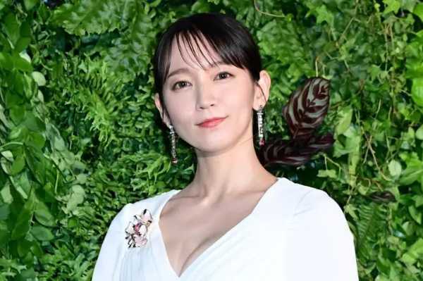吉岡里帆の尻の穴なら舐められるよな？