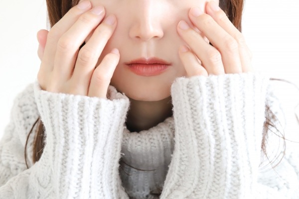 女「整形して化粧して加工しま～すw」人々「かわいいね」女「うれじぃぃぃwww」←これwww