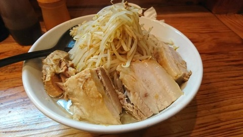 ラーメン屋の常連客「いつもサービスのトッピングありがとうございます」←SNSアップｗｗ
