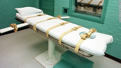 【悲報】死刑囚の女さん、薬物注射で死刑執行・・・イビキをかきながら爆睡しノーダメ生存www