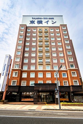【画像】新婚旅行で東横インに泊まる夫婦が見つかるwww