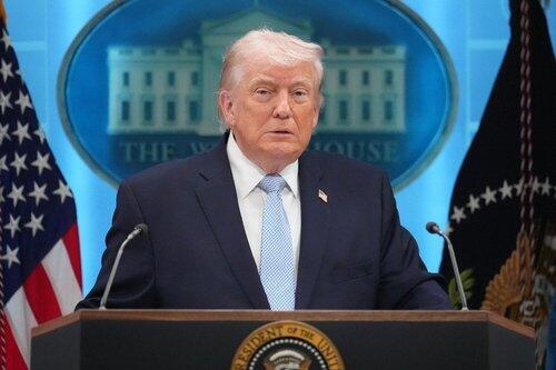 【爆笑】トランプ大統領支持率、31％