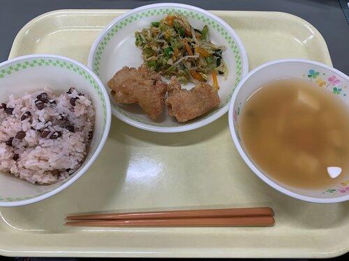 【悲報】日本の給食、終わりすぎて中国人にすら心配されてしまう