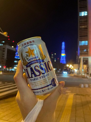 タバコって臭いから嫌われてるだけで実際酒の方が100倍やばいよな