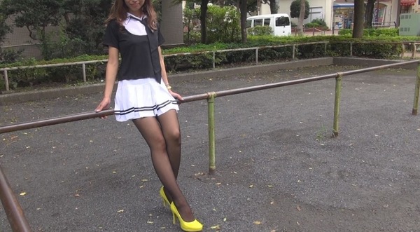 【画像】ベトナムの女性天気予報士、デカすぎて炎上！www